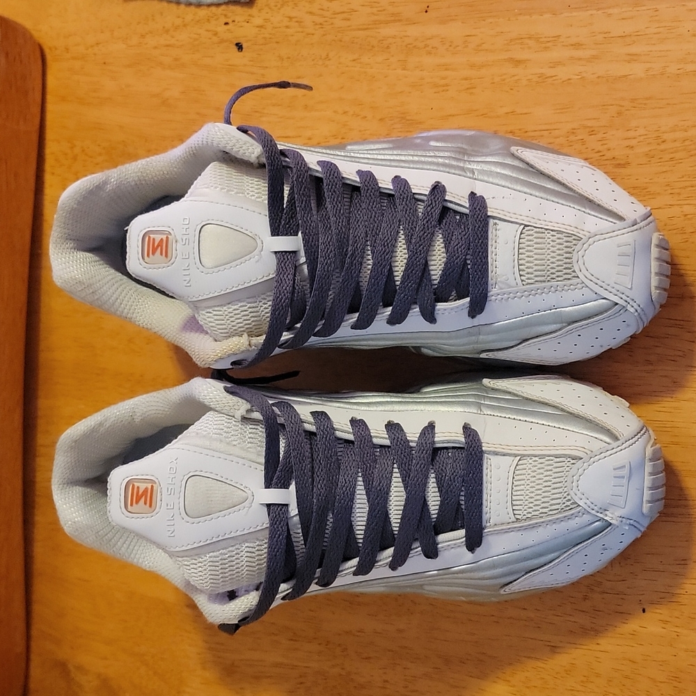Nike Shox R4